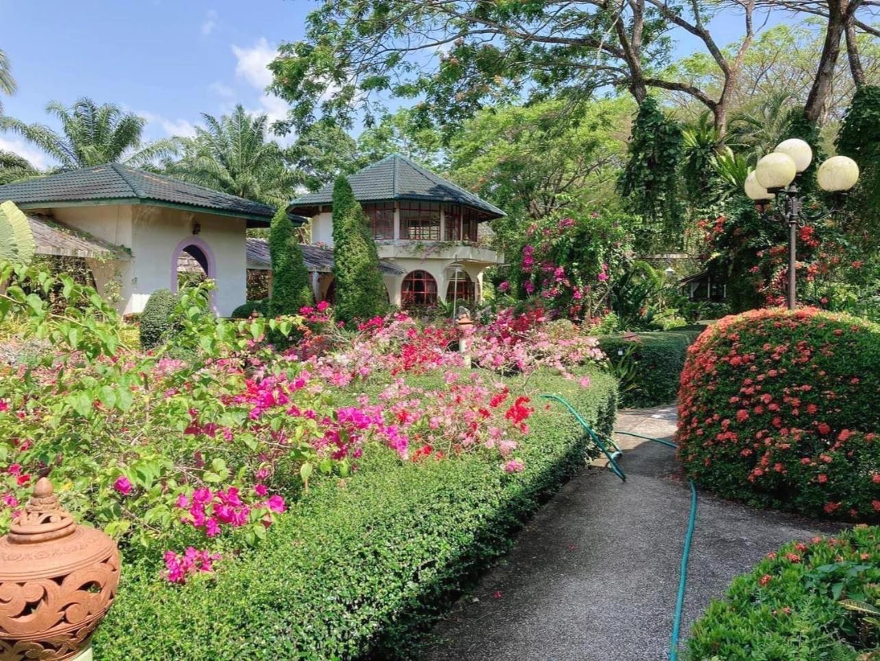 Ekman Garden Resort Sichon Bagian luar foto